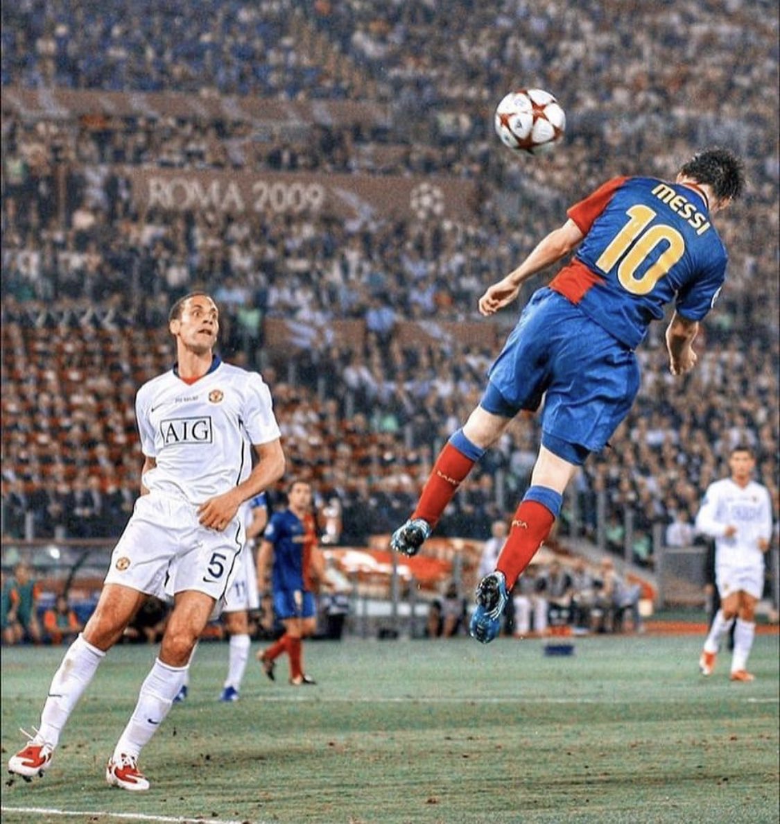 Si dentro de algunos años, alguien me pregunte por una imagen donde se demuestre que Leo Messi tenía infinitas maneras de llegar al gol, le enseñaré esta postal.