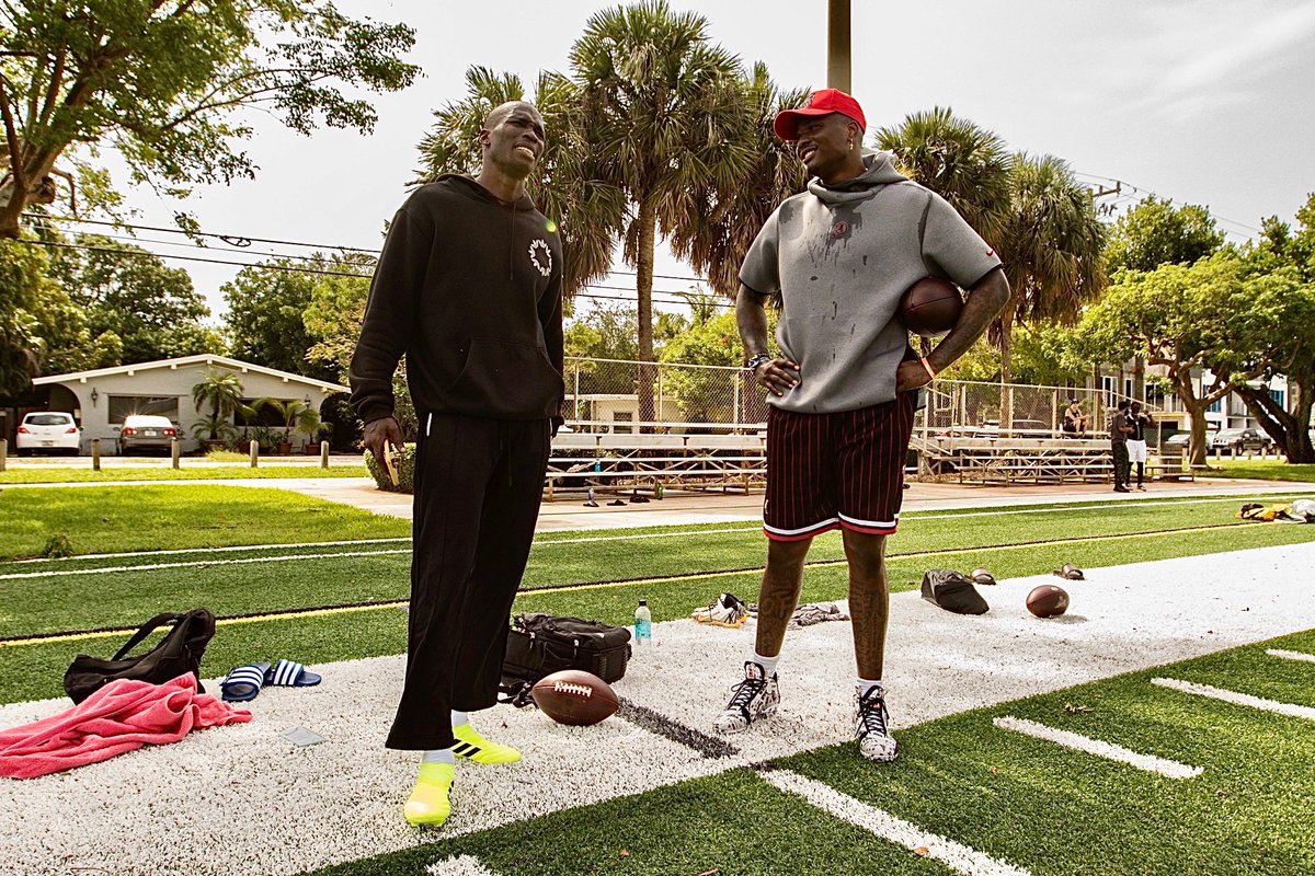 dh_simba7's tweet photo. From Florida with love ✌️ 
📸 : @ImVarTho https://t.co/1Ot2JsVg3O