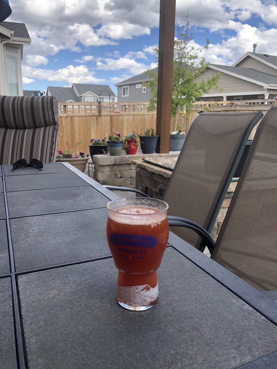 ChaserDad's tweet photo. #red beer https://t.co/zqrD7JMxi2