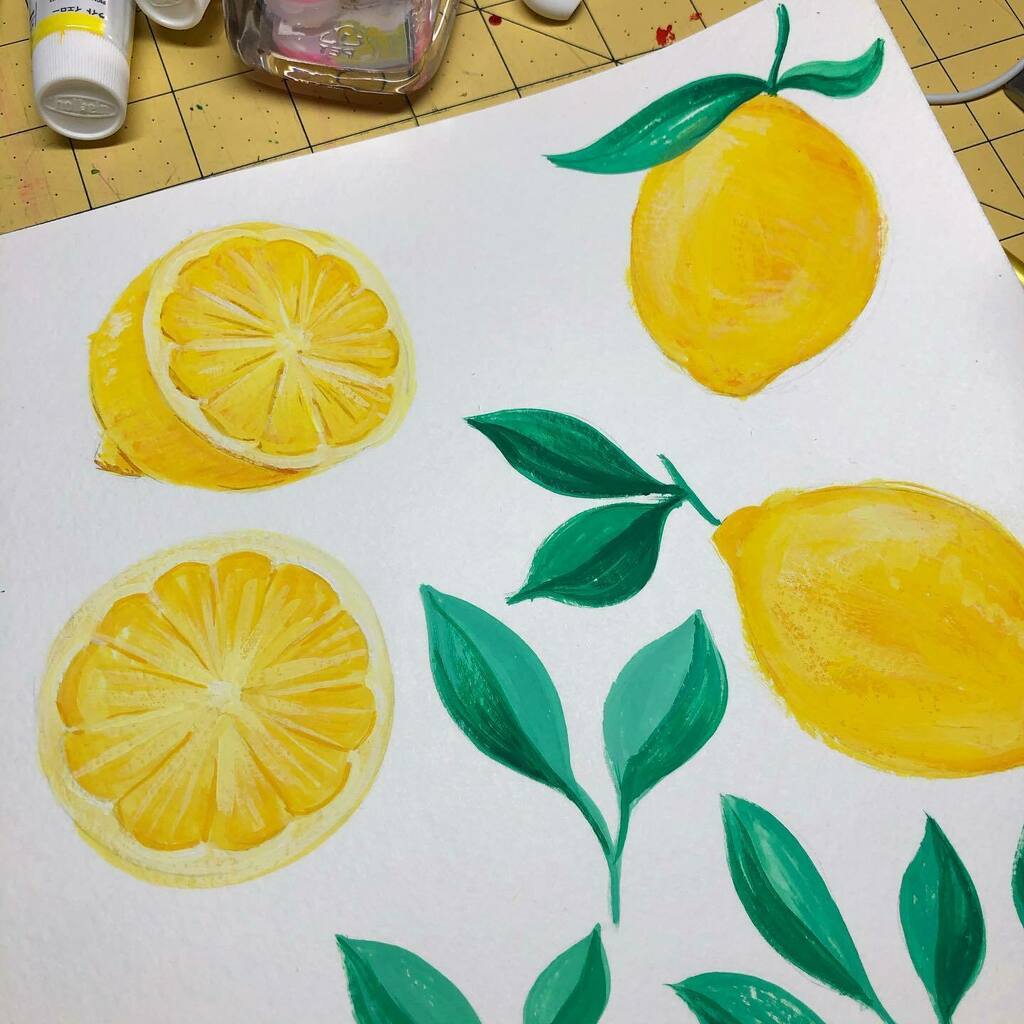 PomeloandPomelo's tweet photo. Lemony friends and leafy bits! Tomorrow I’ll clean them up and work them into a repeat 🍋
#lemonart #freelanceillustrator #acrylagouache #mycreativebiz #showyourprocess #surfacepatterndesign #printpattern #patterndesign #printdesigner https://t.co/1S4gBBzuNw https://t.co/24UcVFwCSr