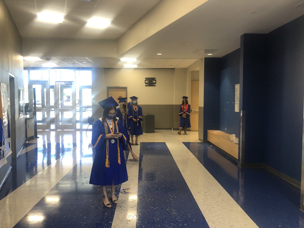 RNCarrillo_Nick's tweet photo. #thisisEastwood thankful for all community stakeholder’s dedication and hard work in today’s successful graduation filming! @EHSPrincpal @bonitaj70 @EastwoodHQ #ysletaisd☝🏼#gotr👊🏼👊🏼p #congratulationsc/o2020 https://t.co/K6hlbkWbOg