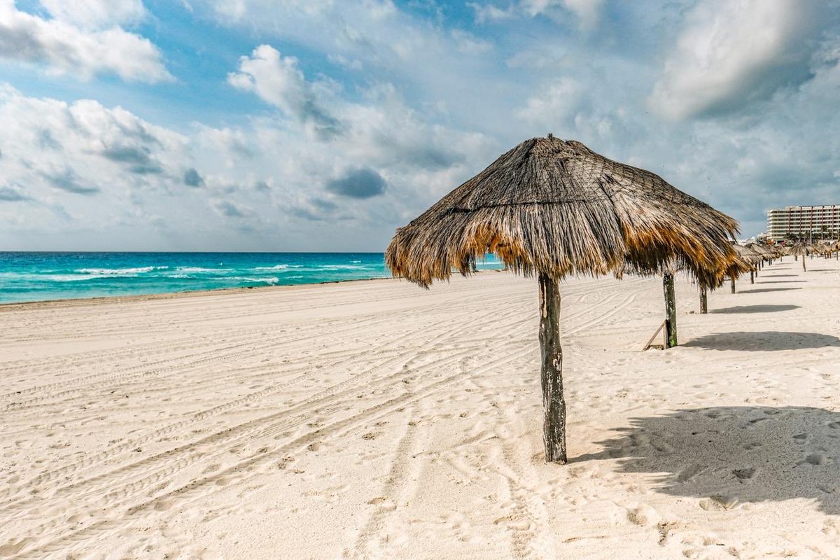 #Cancún será el primer destino del continente americano en recibir el sello de Seguridad Global para Viajes y Turismo #SafeTravels. Una gran noticia para nuestra ciudad que brindará tranquilidad y confianza frente al COVID-19, para quienes nos visiten. <a href="/WTTC/">WTTC</a>  #CancúnTodosUnidos