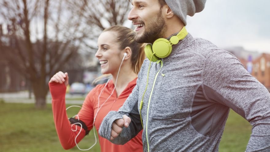 Does music motivate you to run farther and faster? Sign up for my free newsletter, Running to the Beat, for lots of running-music related tips and resources!
May newsletter goes out tomorrow. #running #runningnewsletter #runningtothebeat #staysafe 
offtoarunningstart.lpages.co/subscribe-for-…