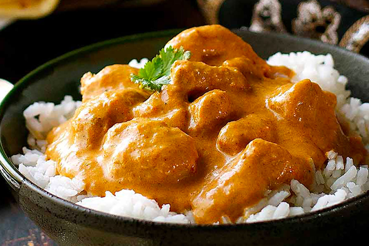 Vive la cuisine indienne sérieux...Poulet/agneau curry, tandoori, butter chicken, Naan etc... C'est vraiment les goat des épices
