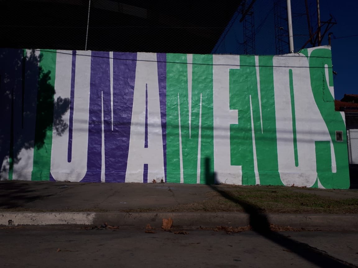 martibonanata's tweet photo. esta GESTIÓN con perspectiva de GÉNERO, las ENTIDADES y como si fuera poco: el HERNÁNDEZ. 
•buena suerte y más que suerte, me voy corriendo a ver qué escribe en mi pared la tribu de mi calle• https://t.co/7e2gi6NHhp