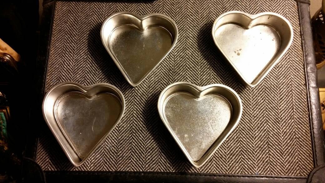 Have you been baking on lockdown? Need any new tins? Check out my #etsy shop. Mini #Cake #Tins #Heart Shaped Set of 4 Tins #ValentinesDay #Tart #Cooking #Baking #Bakeware #vintage #vintagetin #heartshapedcakes etsy.me/2Xzixao