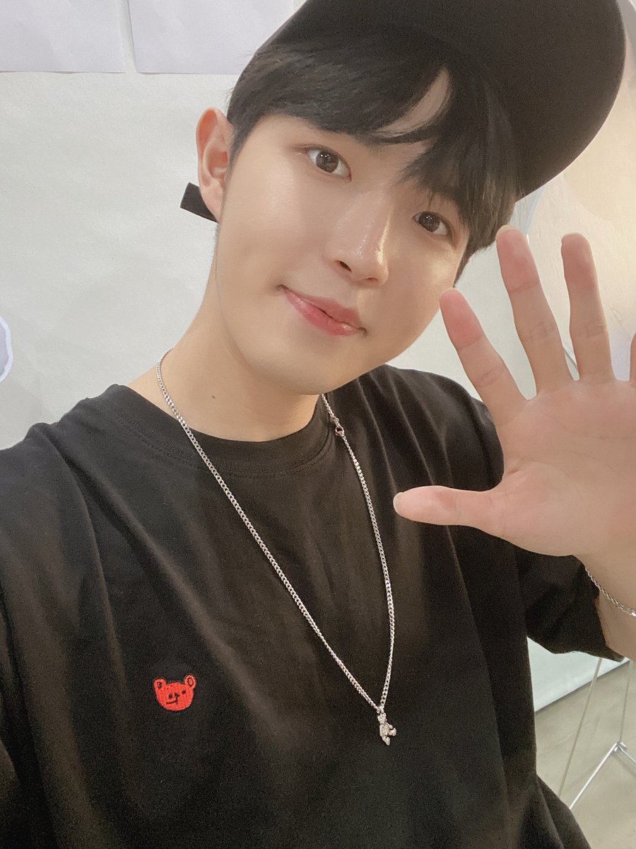 ✧* ･ﾟ♡day 148 〈May 27th〉happy birthday jaehwan, I love you so much. I waited until your birthday ended to do this but I hope you enjoyed your birthday and that you had a wonderful day and enjoyed it so muchi hope you’re staying healthy I love you