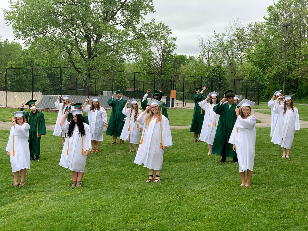 WWSWHS's tweet photo. Turning of Tassels
Class of 2020’s Officers, Speakers, Singers, & Banner Holders
#WHSRocks #WeRockAndRollWithIt #WHSClassof2020 https://t.co/0gLl9lgBEn