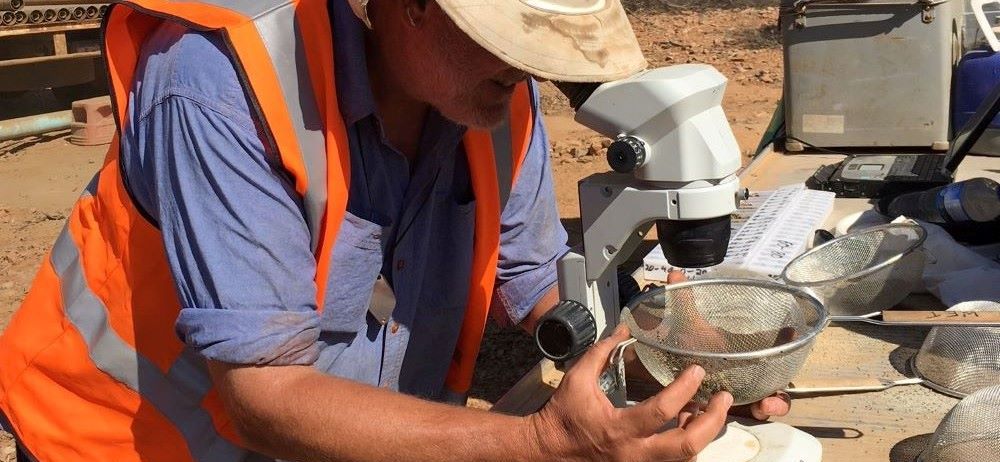 everest_metals_'s tweet photo. Twenty Seven Co results confirm strongly anomalous gold and base metal zones at Rover π₯
Article by @proactive_au
https://t.co/wHJvyDAoX8
$TSC #VMS #RoverProject #JMM https://t.co/1VJL53AJsl