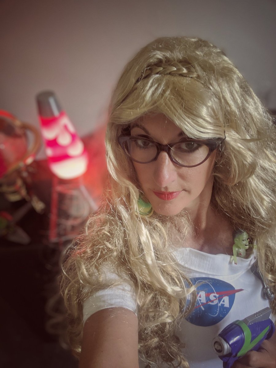Space theme day at the office, my tribute to 1960's sci fi movies, complete with fully functioning lava lamp 😂🤣😂😂 you all had no idea how much fun insurance is, did you?! #nationalastronautday #spacexlaunch #insurancerocks