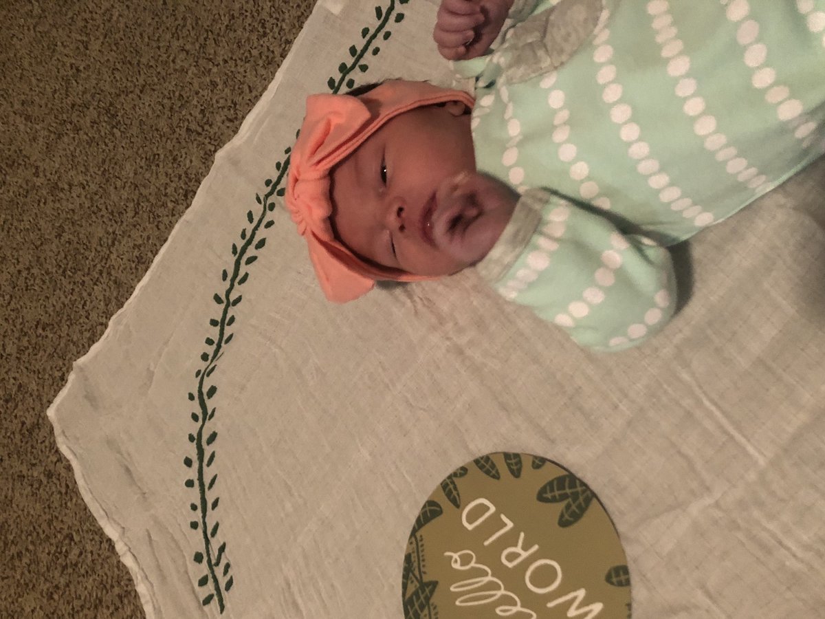 sagehopee's tweet photo. Miss Elaina Renee 💛 https://t.co/gN4ukxKuJD