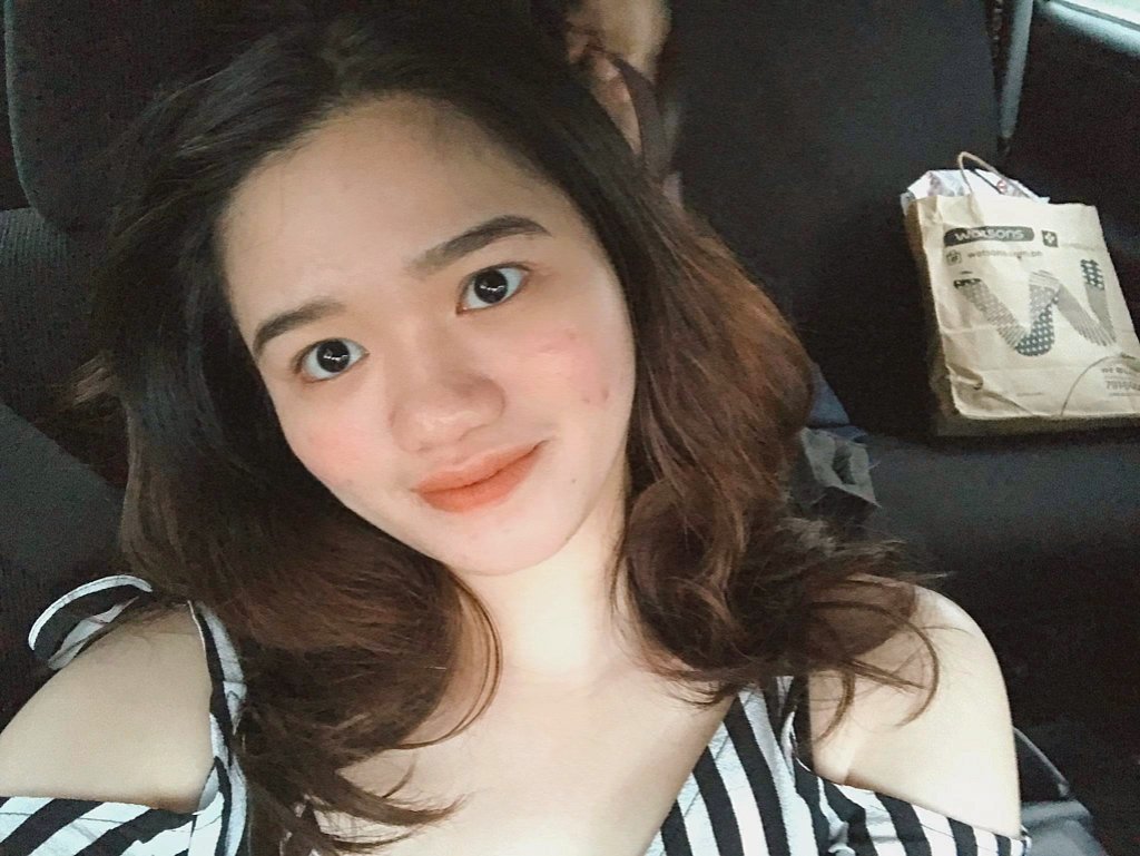 vanelope06's tweet photo. quaranthingy selfie 😅 https://t.co/hhyUGmFc8W