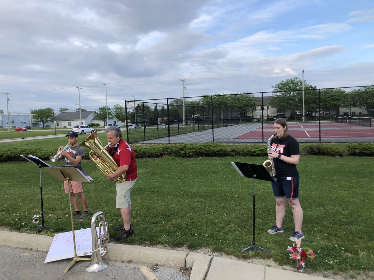 ERadabaughBGCS's tweet photo. What a fun night! Thank you to everyone who drove through the parade - it was great seeing so many of our students! @BGSchools https://t.co/GIwJ3aF7Mg