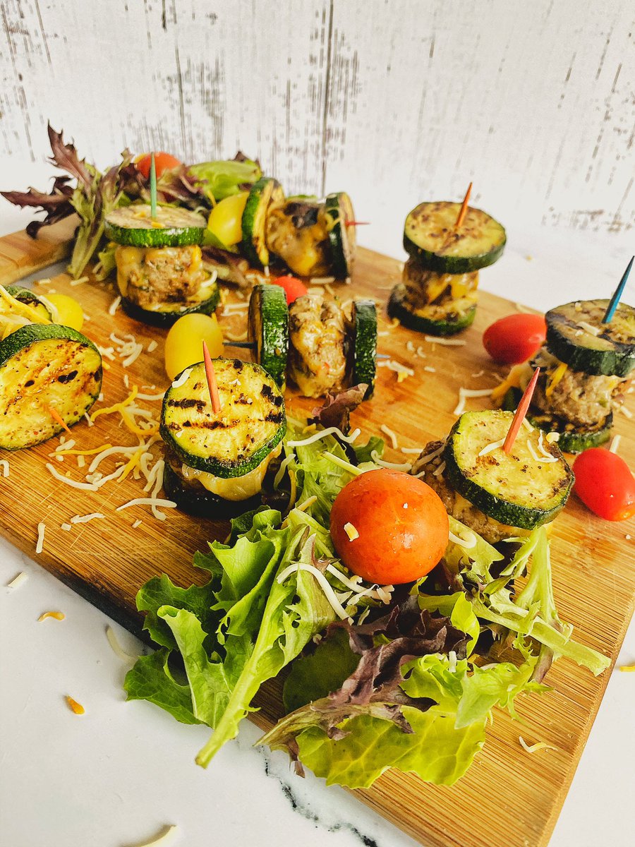 perpetue_a's tweet photo. And something light for lunch... I was told that I don’t make food for people who are on a diet 🤣🤷🏾‍♀️ 
.
.
#cookingathome
#tryingnewrecipes
#foodie
#yummyfood
#homemadefood 
#homemadecooking
#tasty https://t.co/qZy2MbY6u5