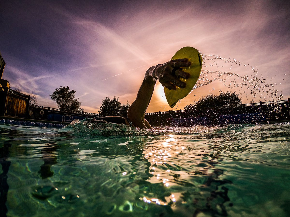 rokasports's tweet photo. Never let the sun set without having given your best.
#FindFaster #MidweekMotivation #ROKASwim #ROKATri https://t.co/tPaCwBtiNF