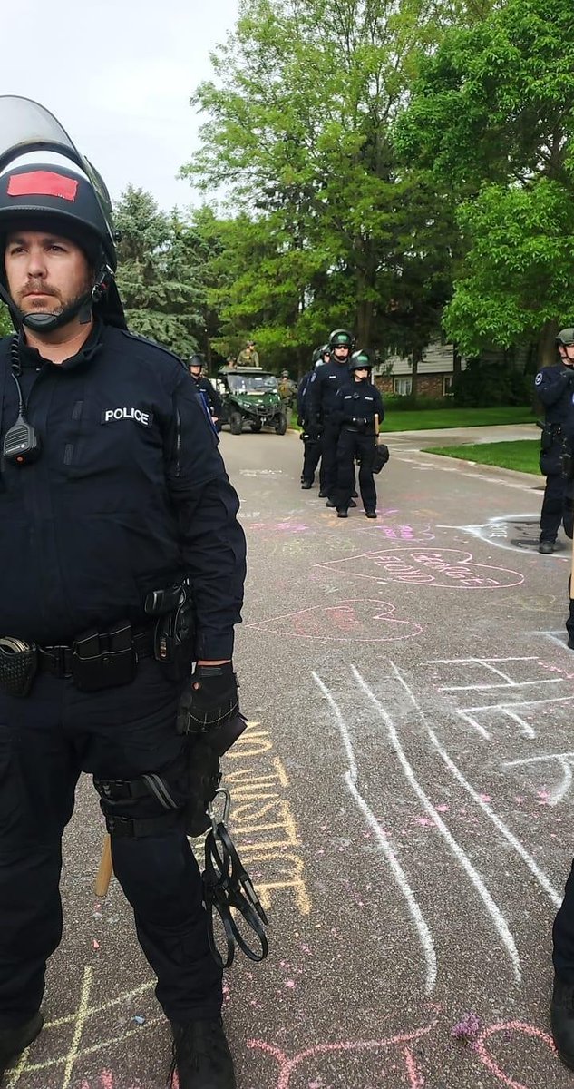 Folks have been gathering at the killer cops house since earlier this afternoon. There have been reports that the cop tried ordering food, but all deliveries have refused once stopped by the protesters because the delivery drivers say  #FuckCops