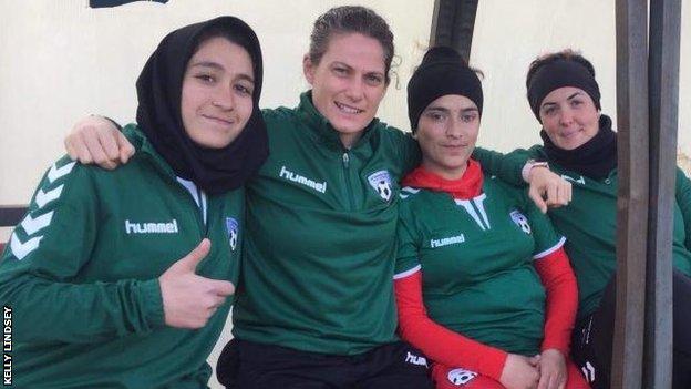Kelly Lindsey, junto con el equipo nacional de Afganistan crearon el hashtag  #Voice4voiceless para informar del maltrato y abuso sexual que varias jugadoras habían sufrido de algunos funcionarios de la Federación de Fútbol de Afganistán.