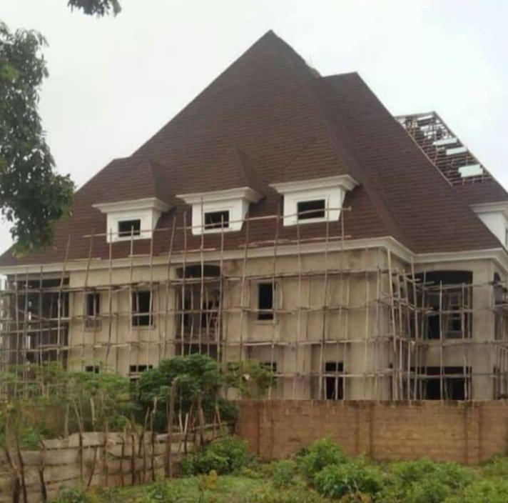 Roofingplus's tweet photo. Any complex #architecturalroofdesigns?
We can Fix it
Order your Stone Coated Roofing Sheet from ROOFINGPLUS,
 Call/WeChat/WhatsApp +2348098385051

#Lekkihomes
#Roofingplus
#Geraldroofs
#Watercollector
#Roofingsheets
#ArmstrongRoofs
#Stonecoatedsteelroof
#Stonecoatedmetalroof https://t.co/Ij2acXes1r