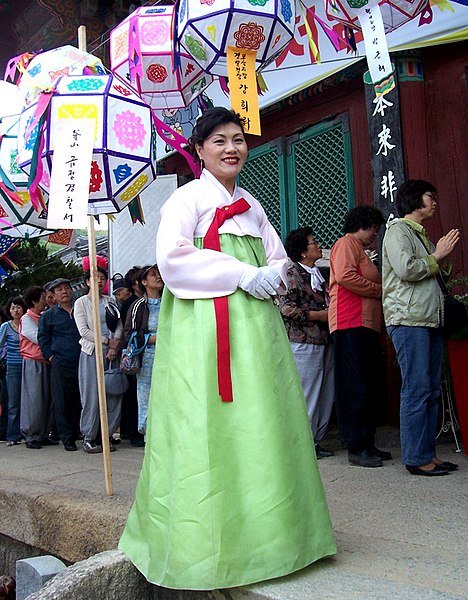 song and her mother wore hanbok, a Korean traditional dress(I'll be adding more to this thread over the next day or so)