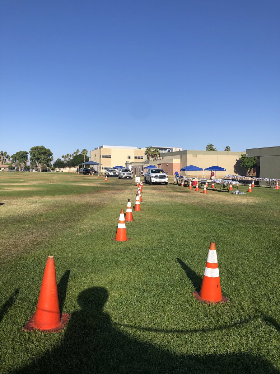 Dolanequip's tweet photo. Hey PDCMS Panthers- the line is starting to shrink. Come by get your yearbook and drop off your school books. We are her until 7pm. #pdcms #dsusdpride https://t.co/DccBHhZ53W