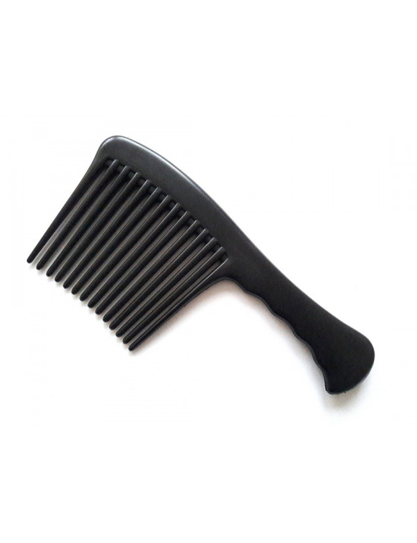 Ensuite pour le choix du peigne... arrêtez les brosses à cheveux c'est pas pour nous ça. Utilisez des peignes a dents larges, ça coute 50 chez le boutiquier, ya plein de couleurs et en plus ça fait le taff