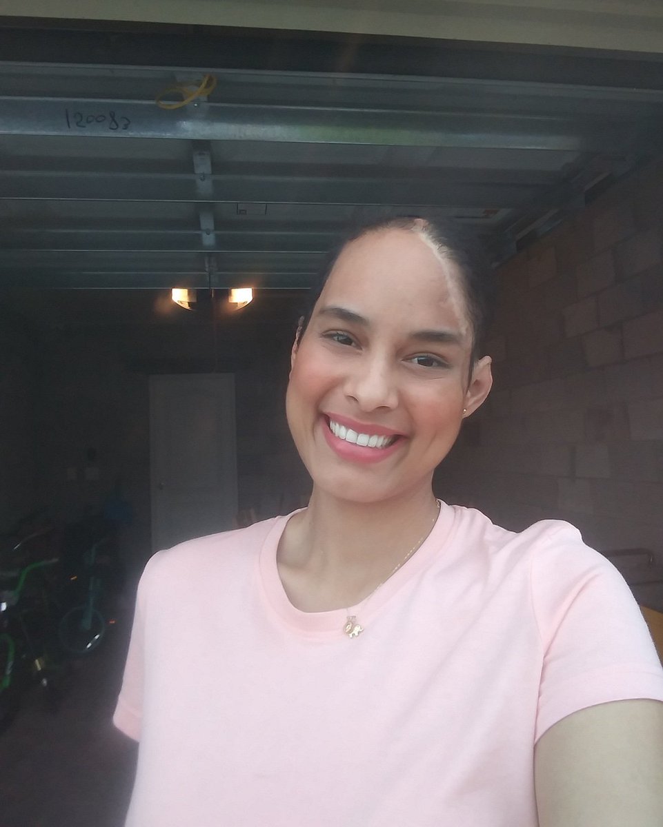 Vivir con resentimientos, es permitirle a quién te lastimo, que viva en tu corazón y sin pagar renta. ¡Libérate! 
.
P. D. Los quiero😍