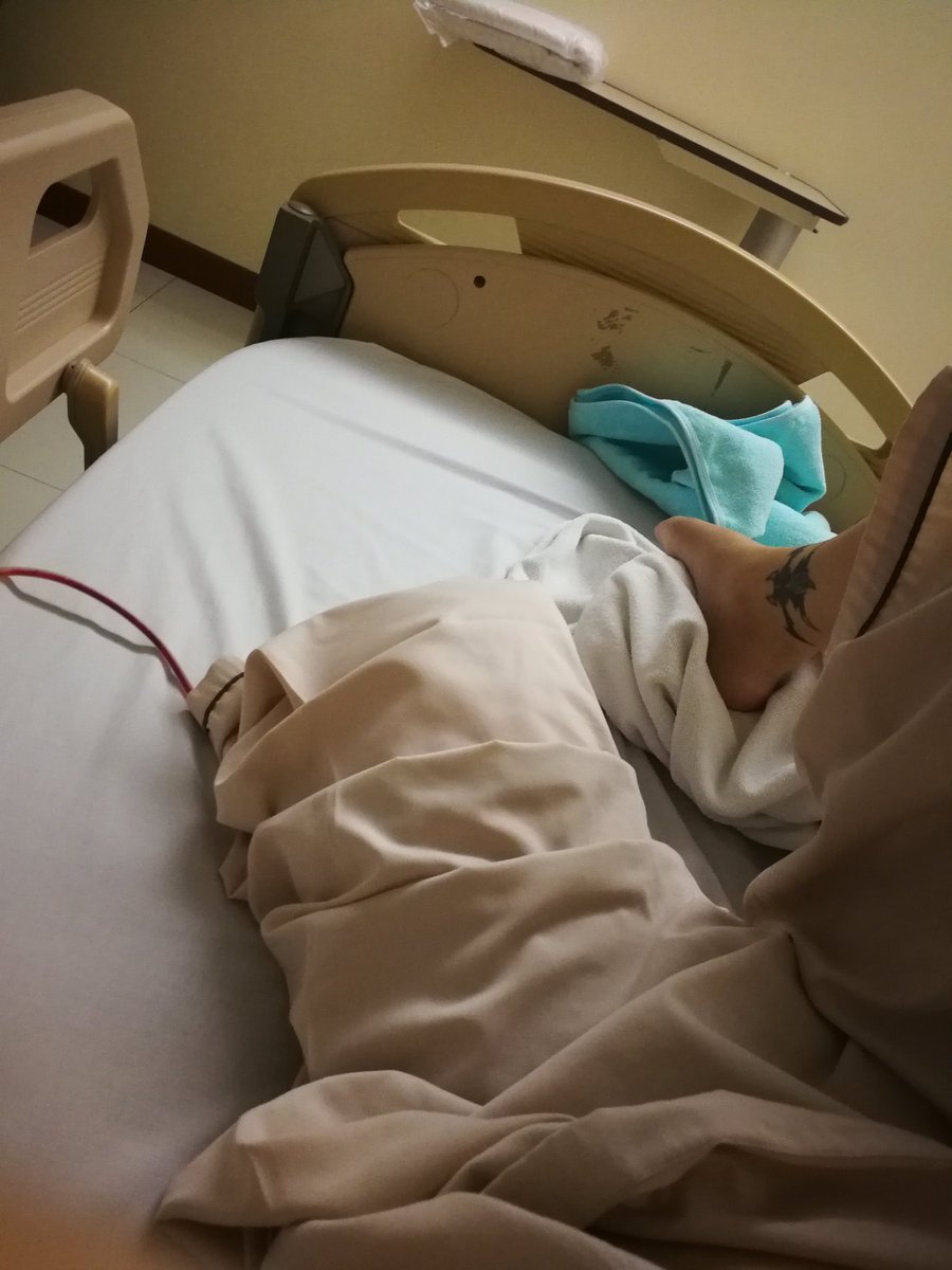 jujiirRPG's tweet image. ไม่รู้จะเกริ่นยังไงดี แต่มีความจำเป็นต้องตัดขา และใช้เงินสูงพอสมควร ฝากอุดหนุนสตก.ไลน์ หน่อยนะครับ ขอบคุณครับ