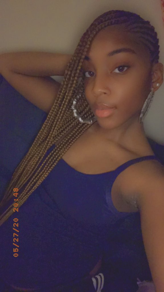 therealprettyg_'s tweet image. Baby muvaaa💕 #quarantining #itsdeodorant🙄