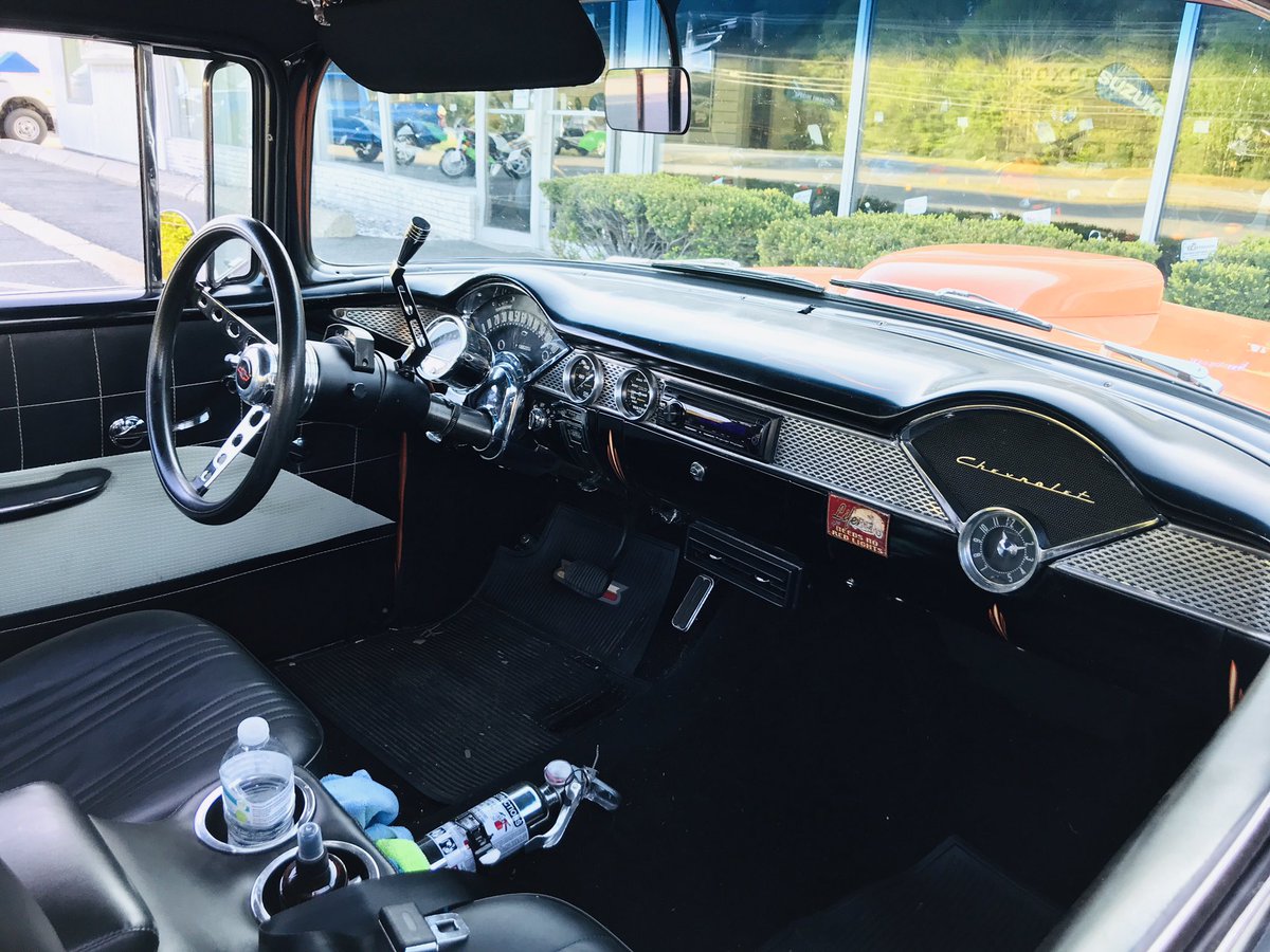 GETUP_AND_GO1's tweet photo. Encountered this beauty while out and about #classiccars #classiccar #vintage #drivevintage #vintagecar #vintagecars #chevy #chevrolet #55chevy #55 #retrocar #retrocars https://t.co/Y1rW4vGR41