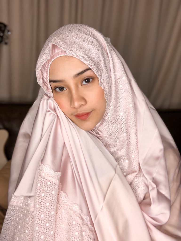 MantanAnyaG's tweet photo. open mutualan yuuuu
udh g limit ni bossq✨

#mutualan #Mutualankuy #mutualanyuk #MutualanAjaDulu #mutualanskuy #MutualanAjaDuluSiapaTauJodoh 

tw :rt/like
ig :username
wa :dm j https://t.co/wskmq5CeHp