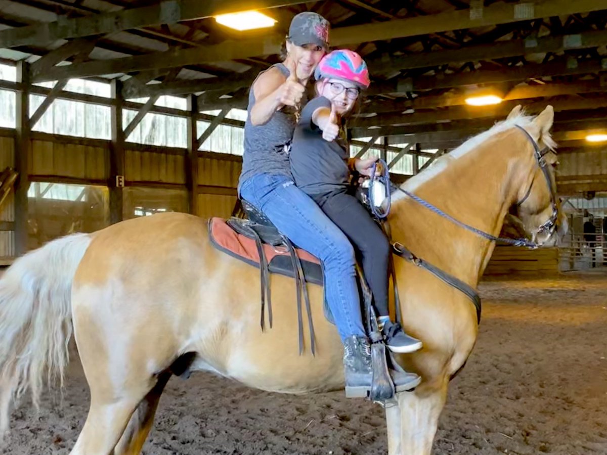 arc429's tweet photo. I’ve always had a love of horses. I believe they are my spirit animal- it was a huge highlight for me to experience it with this birthday girl tonight! I watched her transform her fear into strength and courage! Thank you @teri_trask @JerryGallagher @kjghawk https://t.co/nc413BsH75