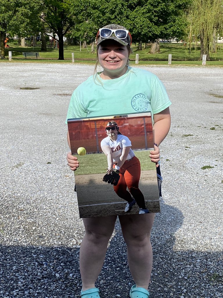 SoftballMinerva's tweet photo. Canvases for our Seniors! 
♥️🥎🦁 @s_amatangelo_24 @sheacress @maddie_kayyyyy @elyssa_imler https://t.co/dycF9t2Oqe