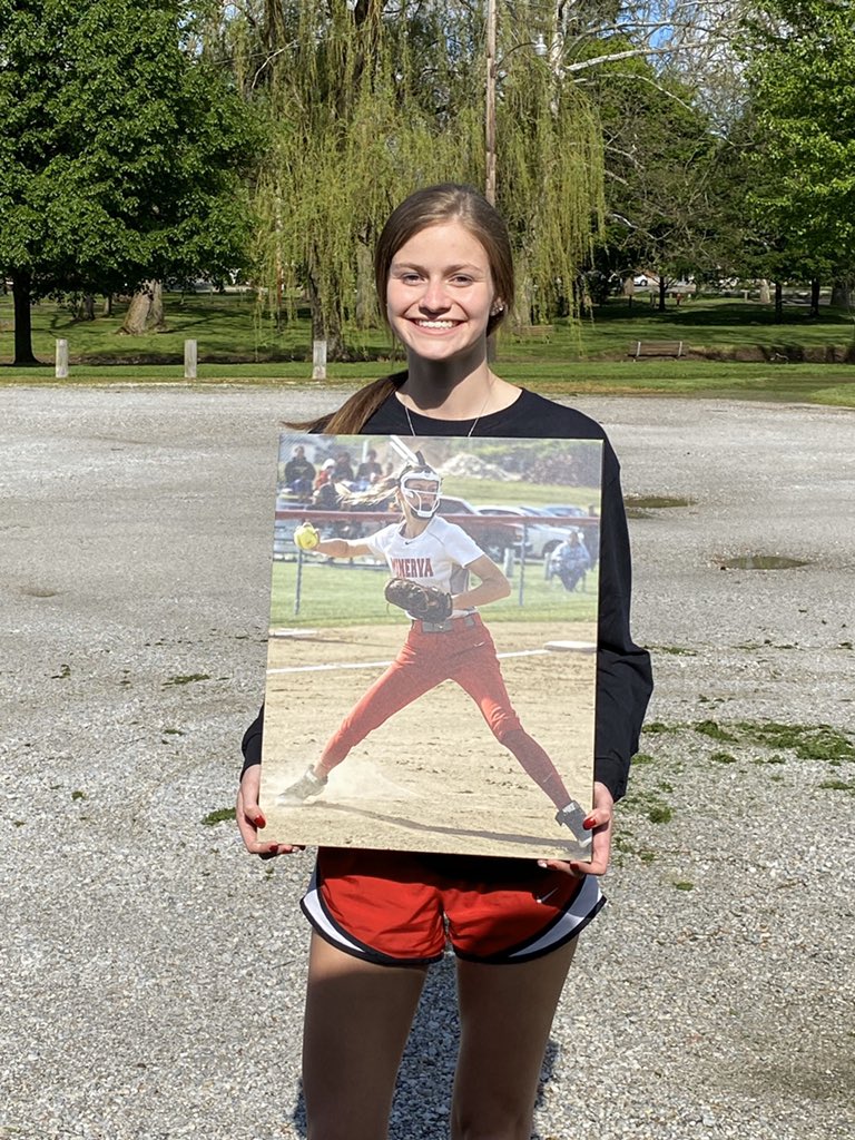 SoftballMinerva's tweet photo. Canvases for our Seniors! 
♥️🥎🦁 @s_amatangelo_24 @sheacress @maddie_kayyyyy @elyssa_imler https://t.co/dycF9t2Oqe
