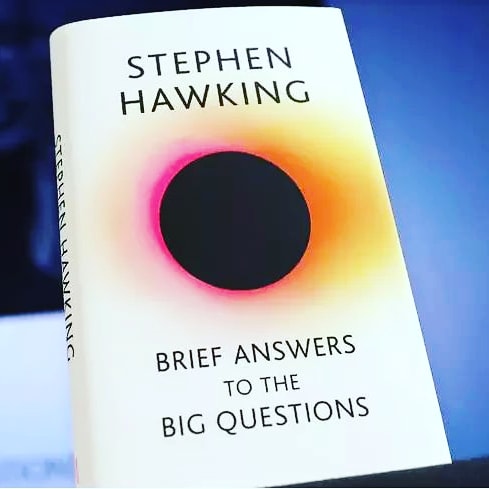 RochUnaq's tweet photo. Te has preguntado...🤔🤔
¿Qué hay dentro de un agujero negro? o ¿Cómo empezó todo?
El último libro escrito por Stephen Hawking es el recomendado de hoy y puede responder a tus preguntas. https://t.co/q8LEn1dX2V