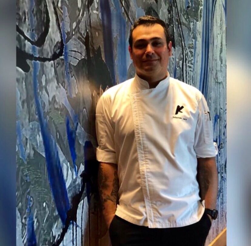 #Receta por el #Chef <a href="/guzmajara/">Sebastian Jara</a> "Pescado saltado” 2 pers✏️2 trozos pescado 150gr ✏️1 cebolla  mord✏️1 Tomate ✏️2 dientes ajo✏️1 cebollin✏️1 ají amarillo ✏️cilantro✏️sal ✏️3 gr comino ✏️3gr pimienta✏️2cdta Vinagre ✏️ 2cdta vino blco✏️3cdta soya ✏️3cdta salsa ostras ✏️3 papas