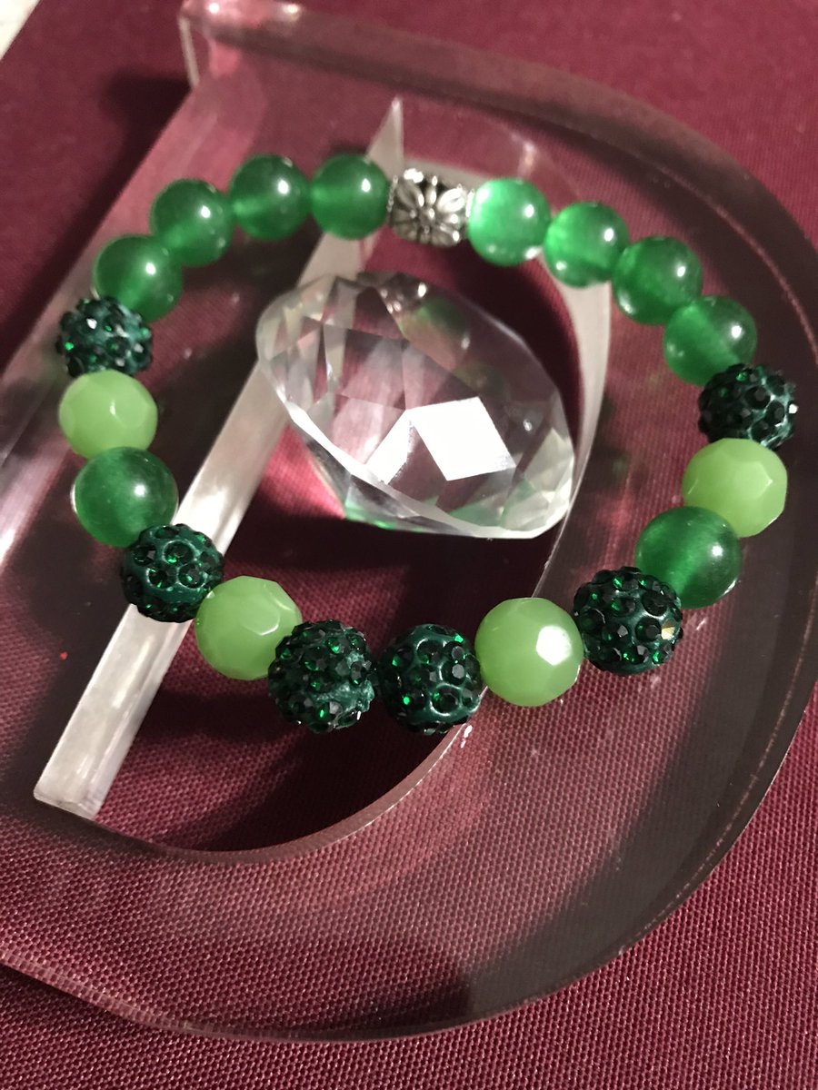 KustomMadebyD's tweet photo. #KustomMadeByD #Handmade #MensFashion #Beads4Him #ArmKandy #WristGame #ItsNotEasyBeingGreen https://t.co/PrHfih5YAD