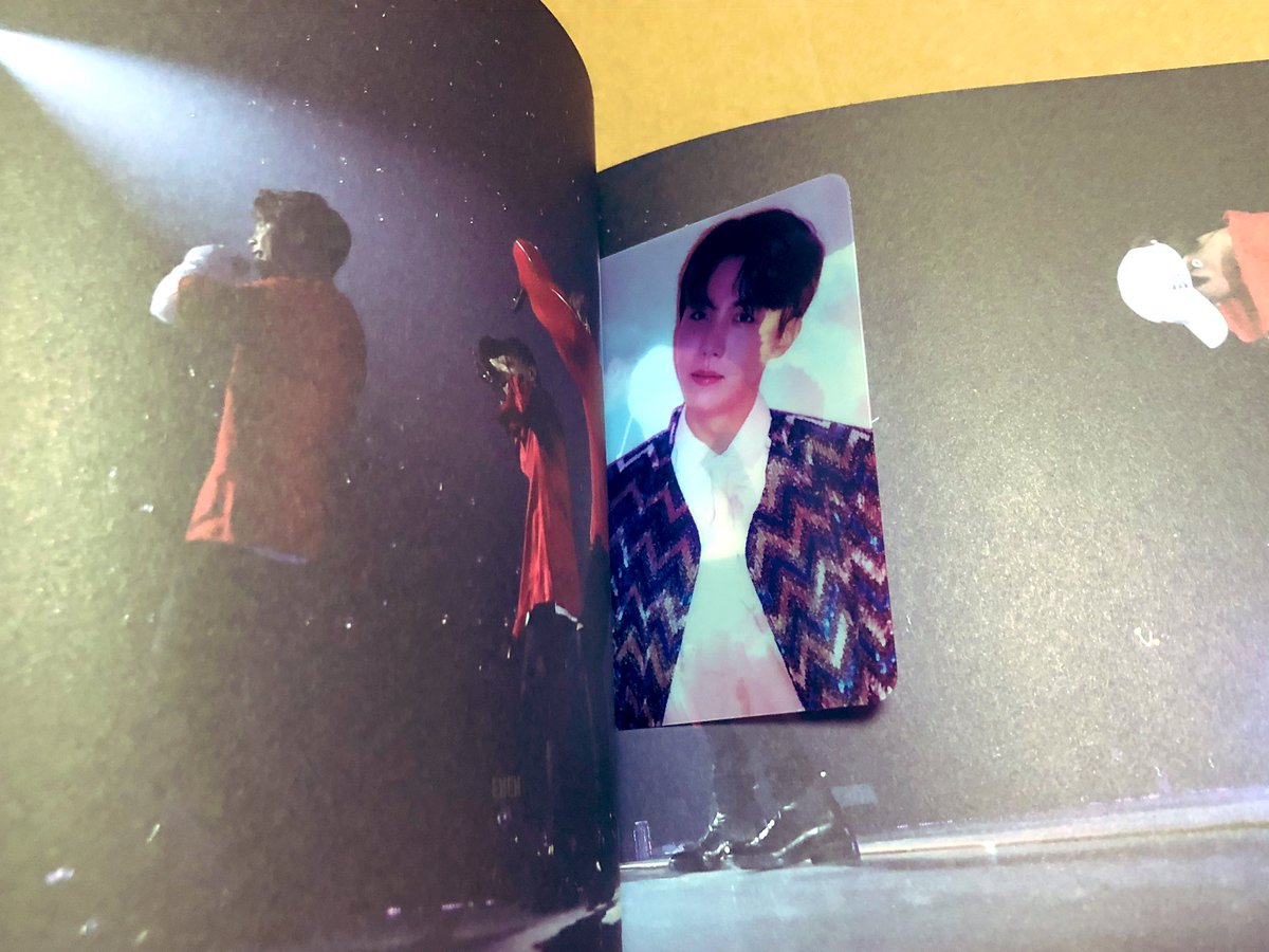 WINGS TOUR THE FINAL J-hope essay book, Suga Mini Flag