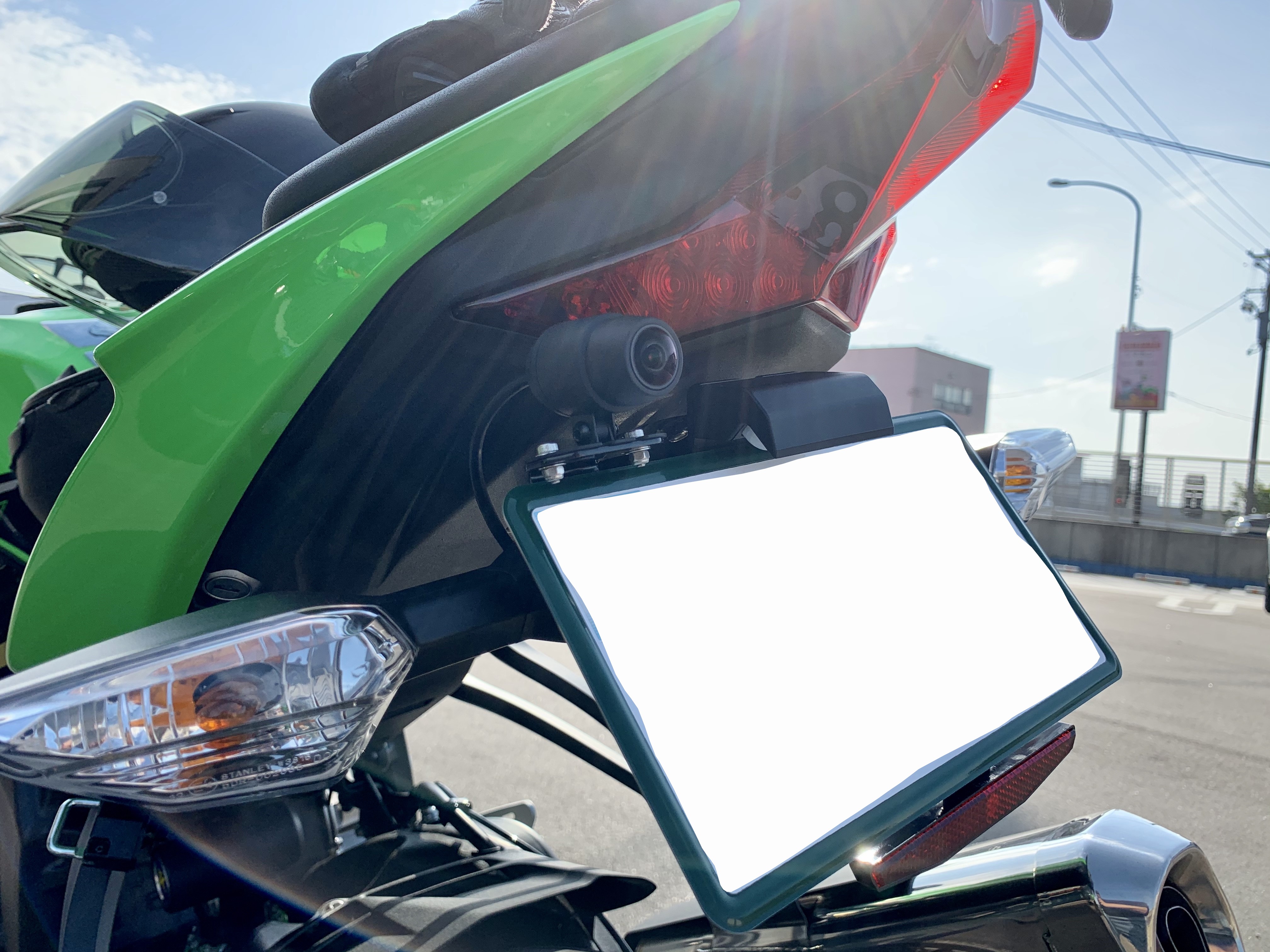 トップブランドのファッション ドラレコ】MITSUBA EDR-21取付 トップブランドのファッション ドラレコ】MITSUBA EDR-21取付