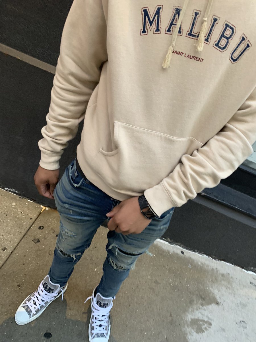GGLouiee's tweet photo. Reminiscing, nigga be missin it
Got this shit cause i envisioned it
I see my goals vividly
Good or bad i gotta finish it
Got this shit by myself, im self made
But ain't nothing wrong with listening🐐#Dub♣️ #LLTK #Y&amp;T https://t.co/D5KloQxeY9