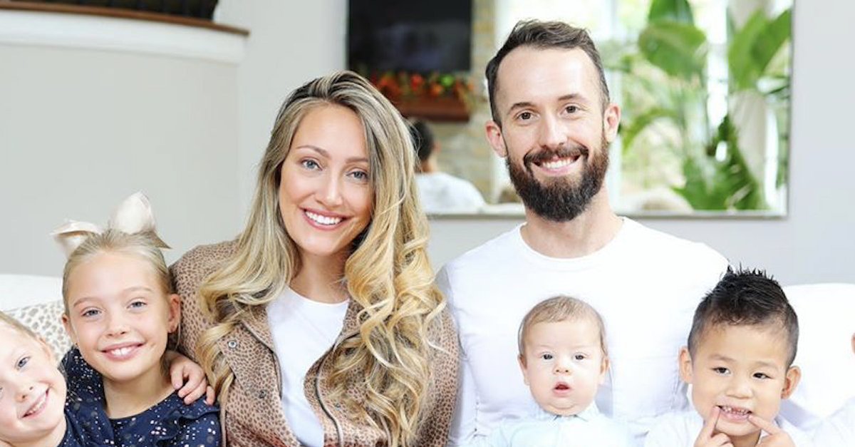 enews's tweet image. #Youtuber Myka Stauffer and her husband have revealed more about their decision to find their adopted son a new "forever family."  eonli.ne/2TMXO1z