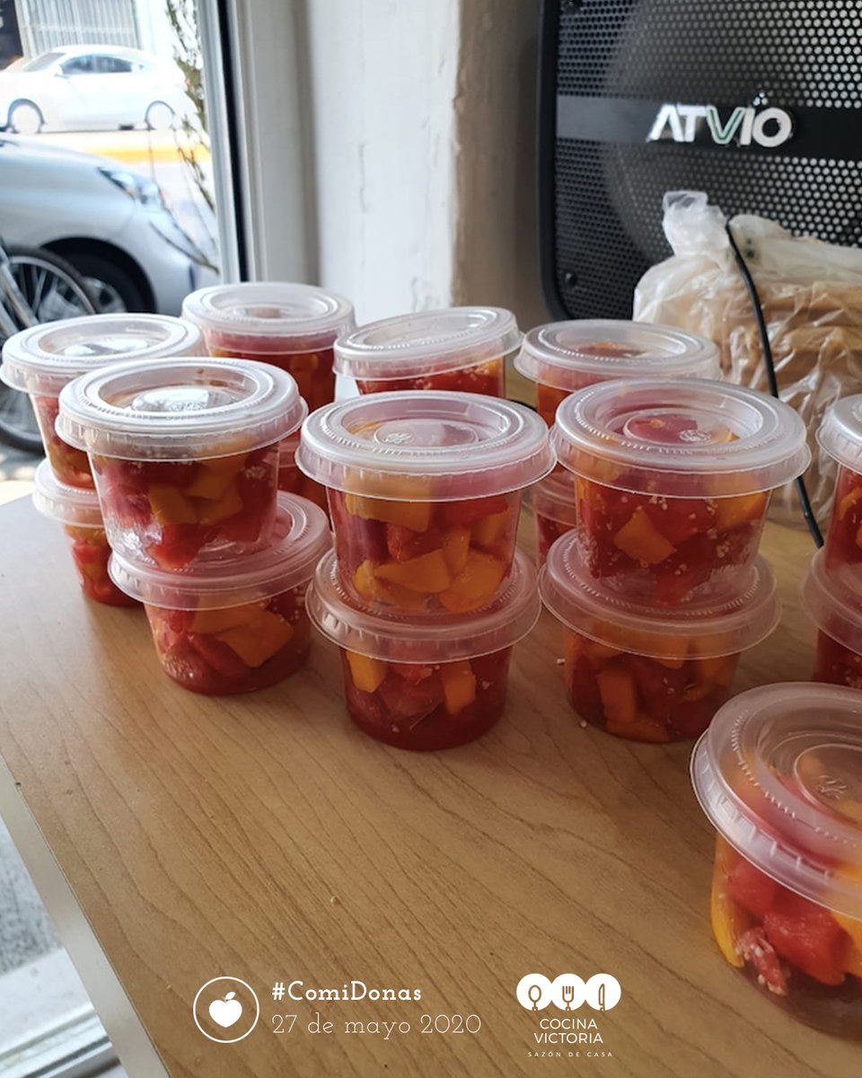 comidonas's tweet image. Una rica comida llena la panza, pero una acto de amor llena el corazón de los #HeroesDeLaSalud.

Como todos los días y gracias a tú apoyo hoy entregamos 60 #ComiDonas en el @HospitalJuarezM.

¡Gracias!