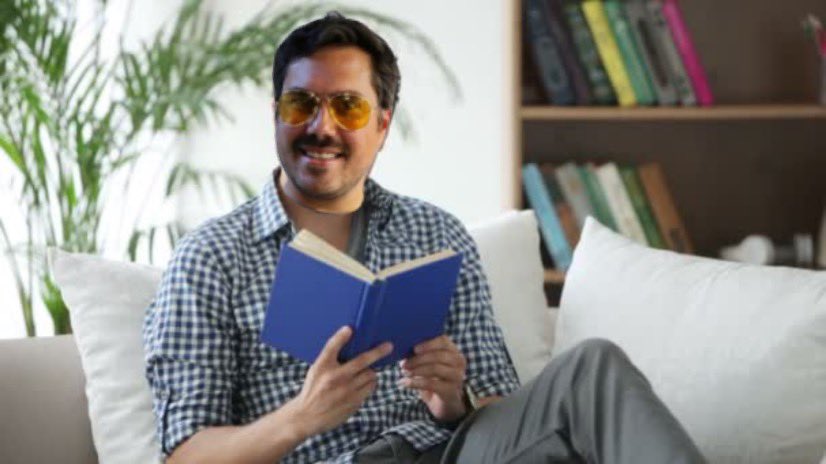 CLE_SPORTS_FANS's tweet photo. @BarstoolBigCat From #footballguy to #bookguy real fast https://t.co/j8DGAh3xyl