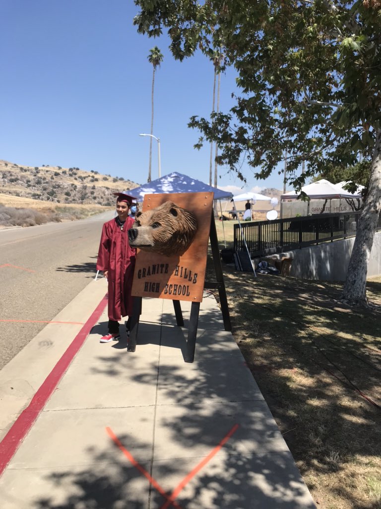 citruscougars's tweet photo. Drive thru ceremony was all smiles,appreciation, happy families.....so PROUD to be a Grizzly! https://t.co/dckVitQO9H