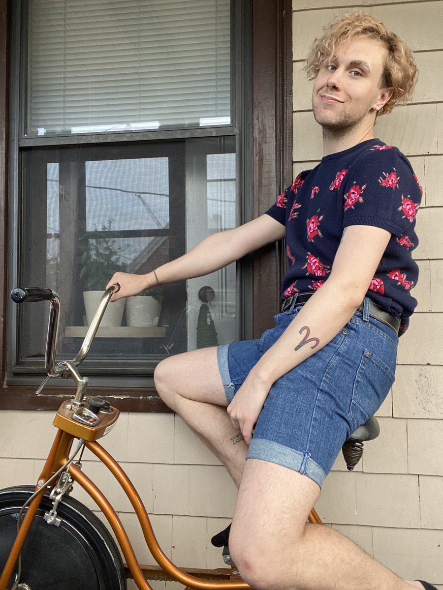 missy_steak's tweet photo. Let’s ride 🚲 #imanaries https://t.co/JM3hMPpCLk