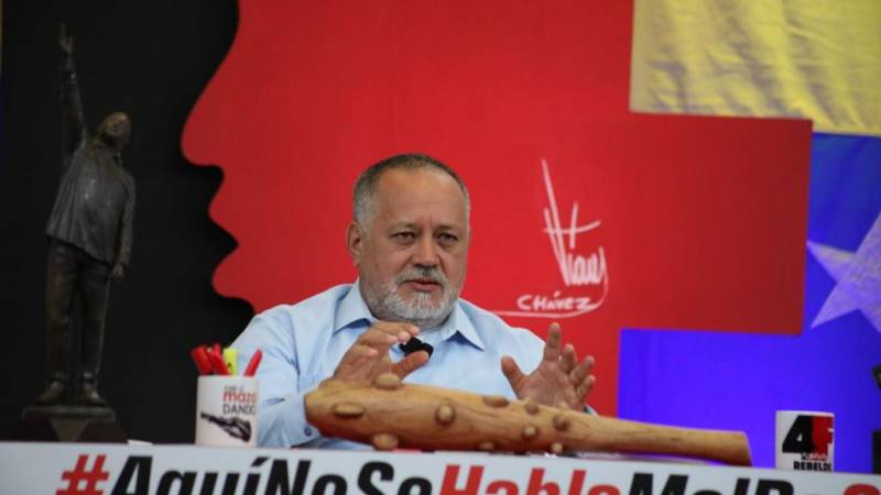 ConElMazoDando's tweet photo. Diosdado Cabello:  El pueblo de EEUU se revelará contra el racismo impulsado por sus gobernantes https://t.co/1AuBTv4UZN  #FuriaBolivarianaPatriaLibre https://t.co/662Ijkm8Mu