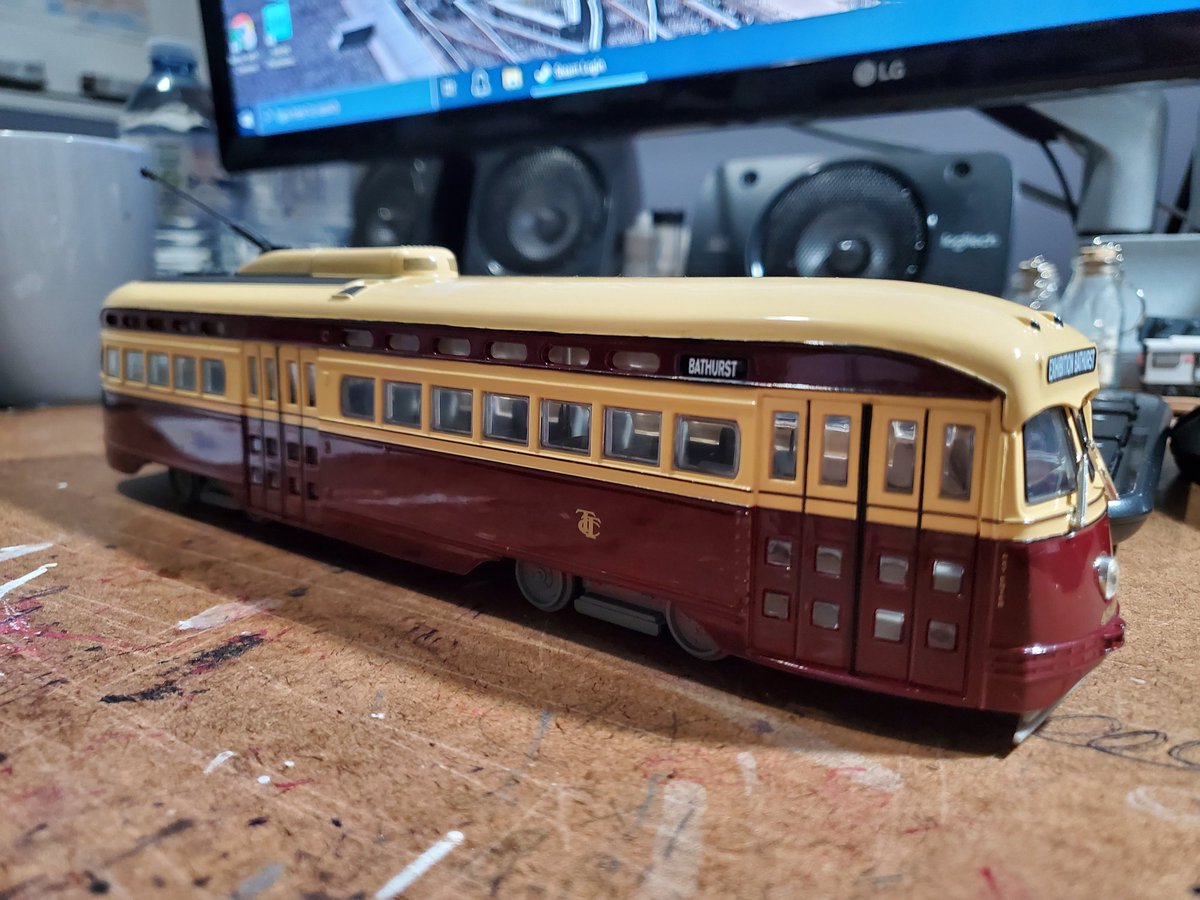 itsreinerseth's tweet photo. New additions to the fleet! #transitmodel #torontotransitcommission @TTChelps @TTCStuart @TTCsly @ttcdesign https://t.co/oAhOIPUDs6