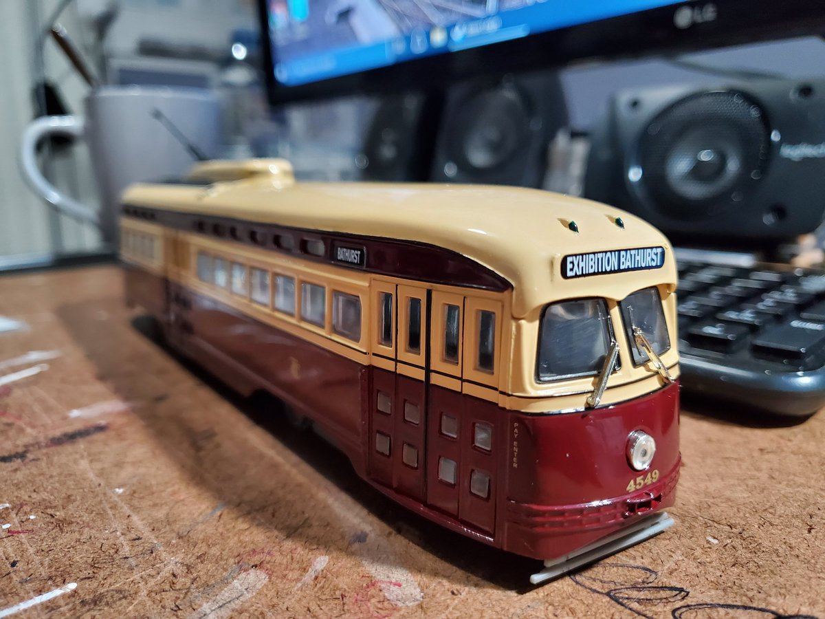 itsreinerseth's tweet photo. New additions to the fleet! #transitmodel #torontotransitcommission @TTChelps @TTCStuart @TTCsly @ttcdesign https://t.co/oAhOIPUDs6