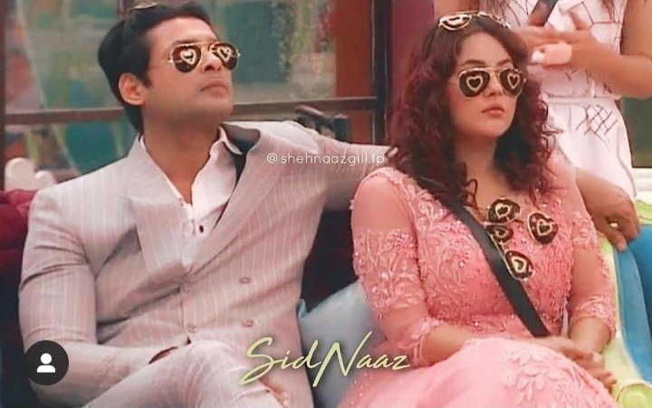 SidheartSidnaaz's tweet photo. Our 

#Davang Couple 

Both looking so beautiful 

@sidharth_shukla 
@ishehnaaz_gill 
@ShehbazBadesha 

#SidNaaz 
#SidHearts 
#Shehnaazians https://t.co/M9bfxx30QS