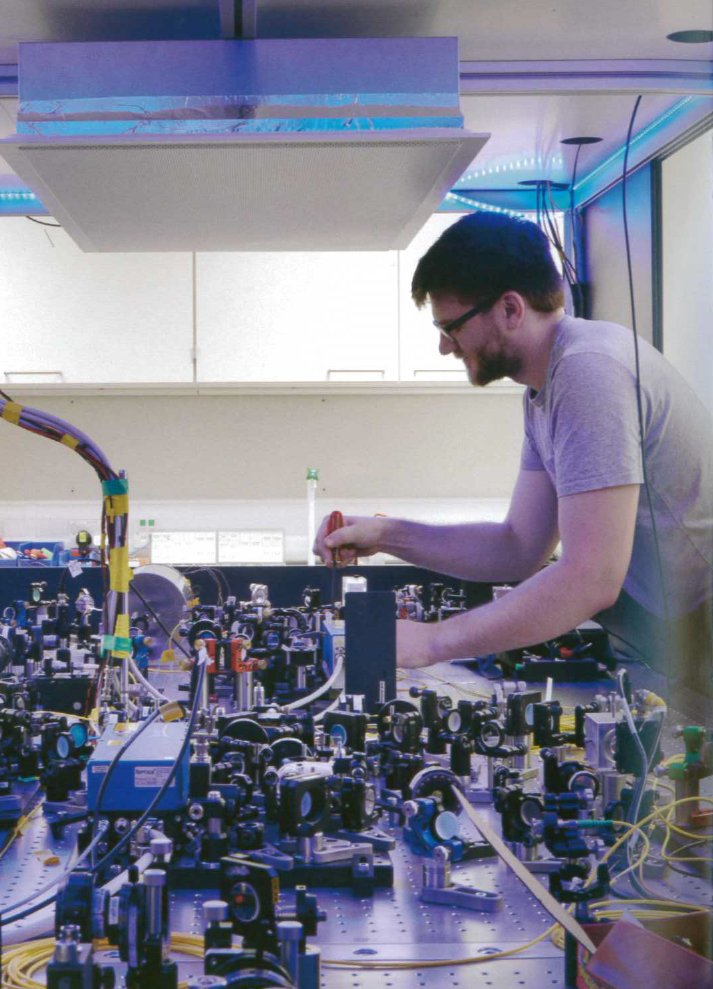 QuanTomHird's tweet photo. @samfrowe @OpenAcademics Hi! 👋I'm Tom, an experimental quantum physicist in the final year of my PhD @OxfordPhysics &amp; 
@UCLQuantum CDT. Trying to make #Quantum Technologies with lasers and atomic physics⚛️ Passionate about STEM &amp; university access/outreach. Enjoy #scicomm, playing music 🎺&amp; rugby🏉 https://t.co/NLhsIkVqyf