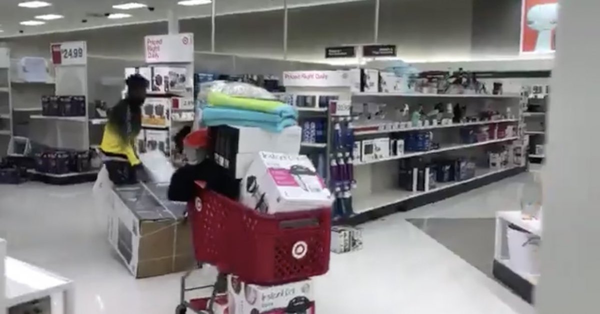Mini fridge,crockpots & more:- 1000000000/10- biggest W ever- cart full to the top you can’t even see the person- smart on bringing a person along to help grab more shit